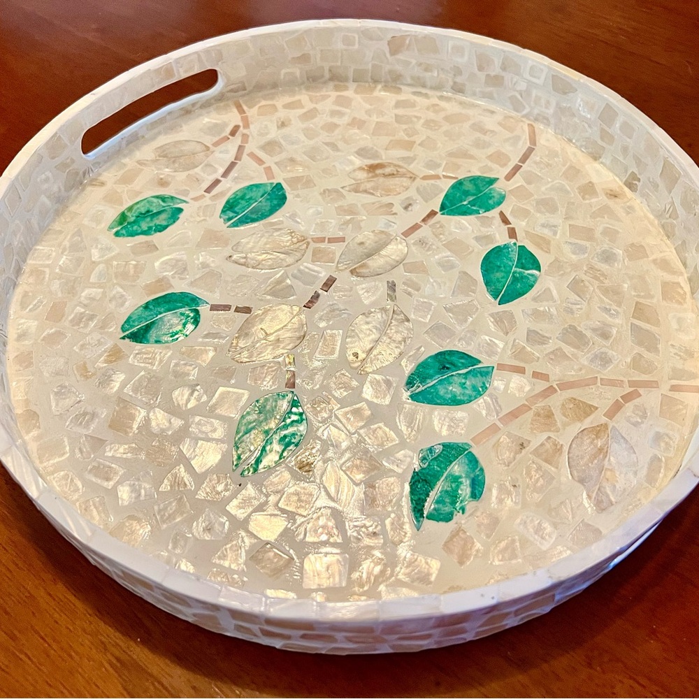 Mosaic Leaf Design Round Tray